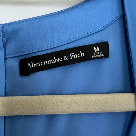 Abercrombie | Angel Sleeve O-Ring Maxi Dress | Size Medium - Picture 5 of 7